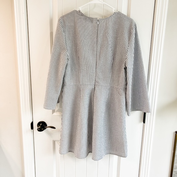 The Fifth Label Devotion Gray White Seersucker V Neck Dress Size XL - Picture 4 of 10
